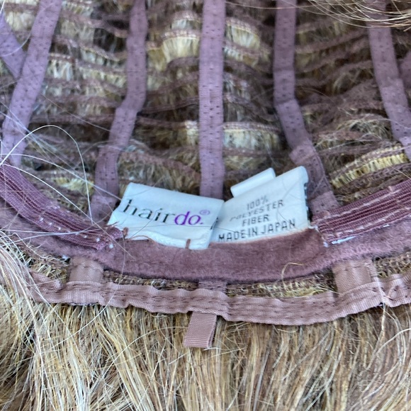 Wave It Off Wig by Hairdo Hairuwear) in Glazed Mocha - Picture 6 of 7